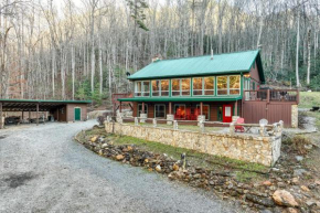 Twin Creeks Lodge with Hot Tub Less Than 1 Mi to Lake!